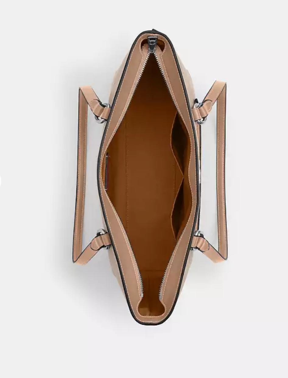 Bolso tote Station en lona distintiva.
